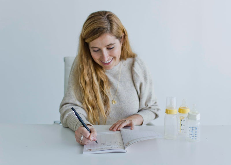 Pearhead Baby Daily Log Book, Fill in Pages, Track Your Newborn Baby’s Schedule, Daily Tracker for New Parents, Keepsakes for New Moms - Image 5