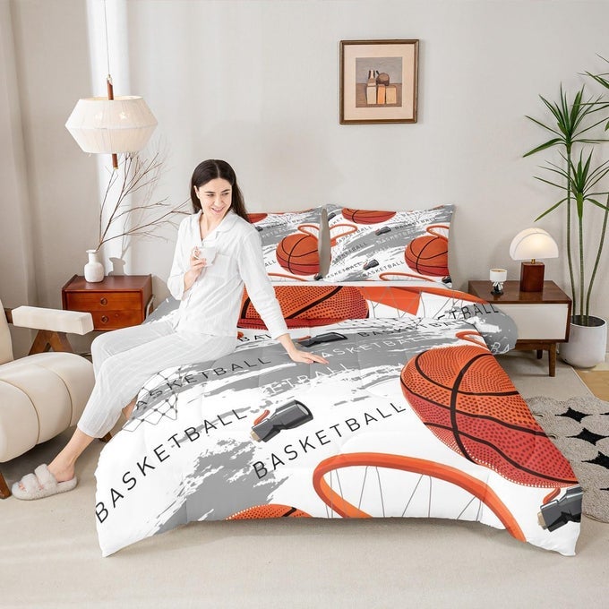 BASKETBALL COMFORTER SET FULL SIZE ORANGE BASKETBALL PRINT BEDDING SET 3PCS FOR KIDS BOYS TEENS ROOM DECOR SPORTS GAMING THEME QUILT SET GREY STAINS PRINT DUVET SET WITH 2 PILLOWCASES