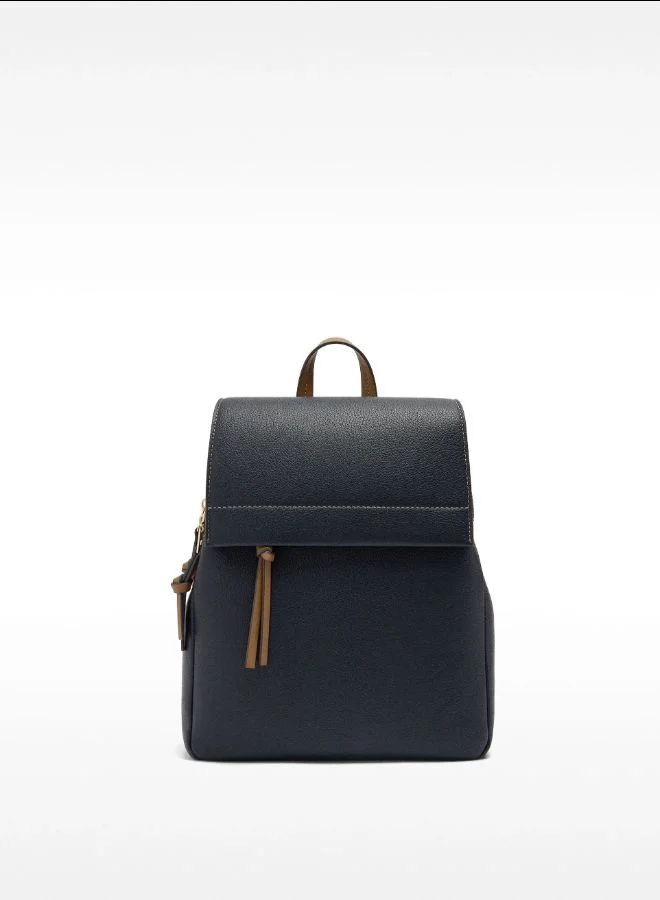 Backpack with flap closure
