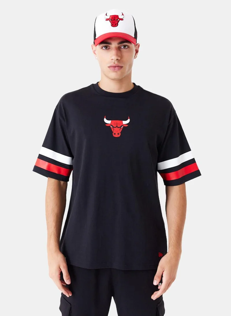 نيو ايرا Men's NBA Chicago Bulls Arch Graphic T-Shirt
