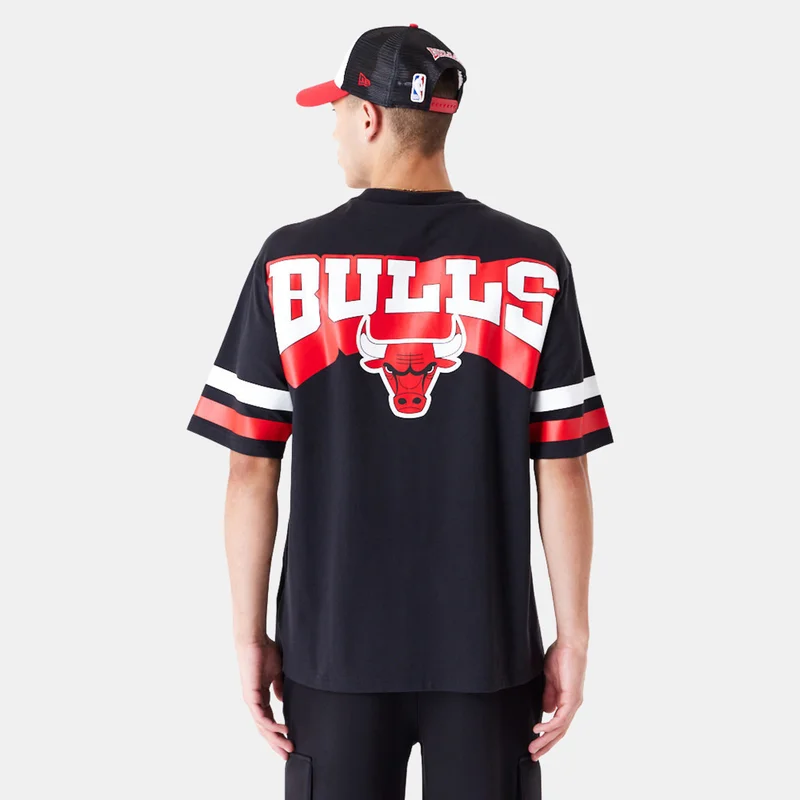 NEW ERA Men's NBA Chicago Bulls Arch Graphic T-Shirt