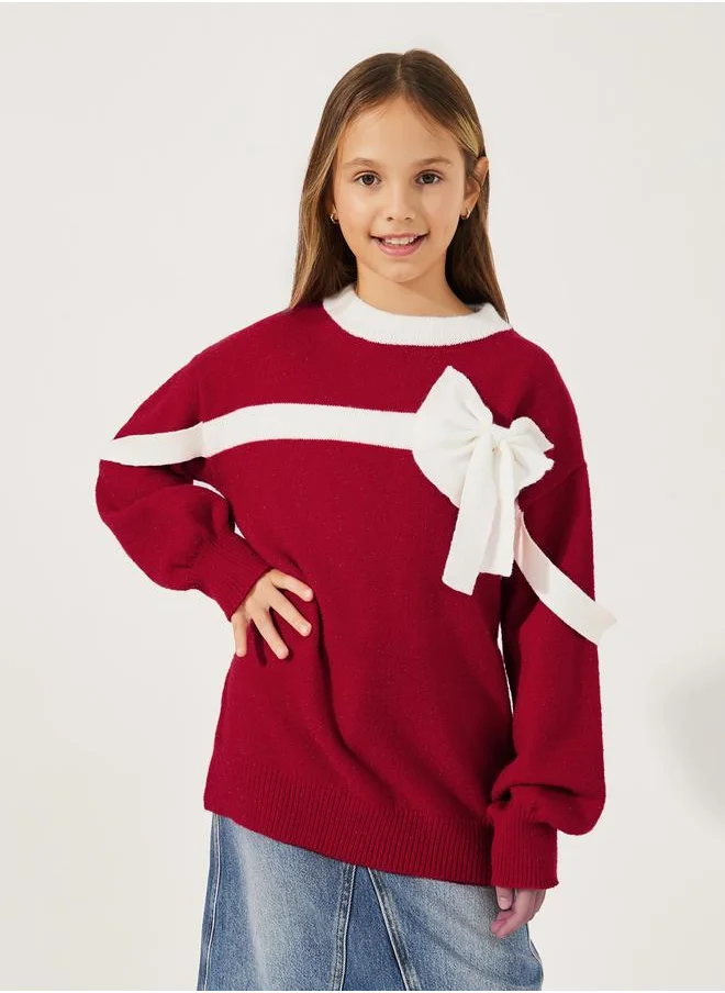 Styli Oversized Contrast Color Knitted Bow Applique Sweater