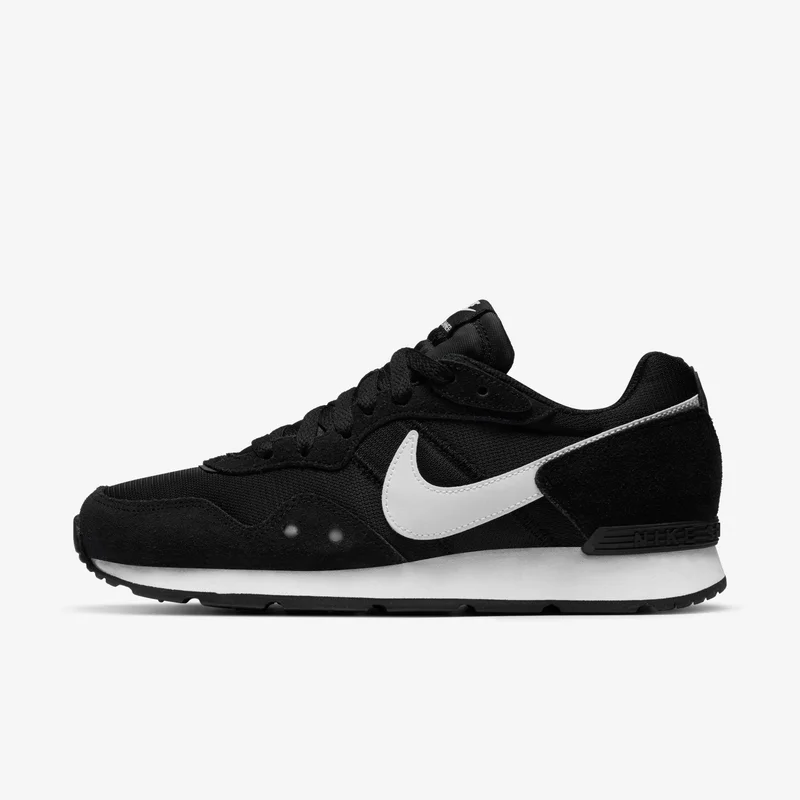 Nike Women's Venture Runner Shoe