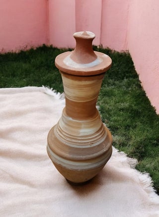 Water jug ​​24 cm high and 12 cm wide with lid for drinking and decoration - pzsku/Z6D169C854330FB1E4836Z/45/_/1729599410/782de0b1-cb5d-4791-9089-590333247e12