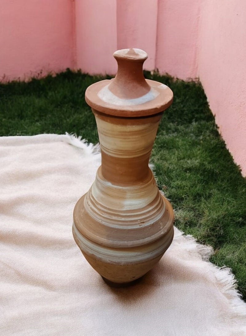 Water jug ​​24 cm high and 12 cm wide with lid for drinking and decoration