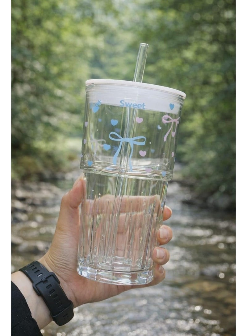 Iced coffee mug, thermal glass with lid and straw – a stylish, heat-resistant cup for hot and cold drinks.