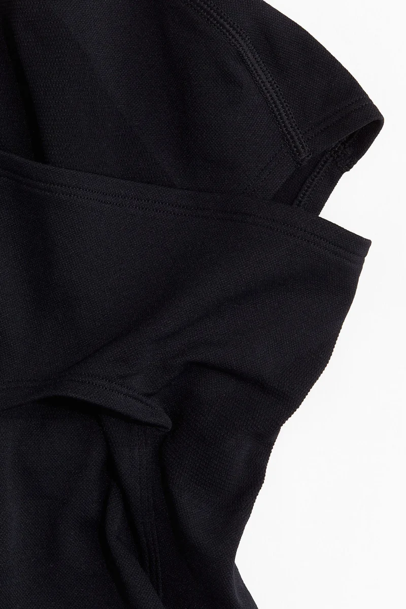 اتش اند ام بالاكلافا رياضية من نسيج بتقنية دراي موف™