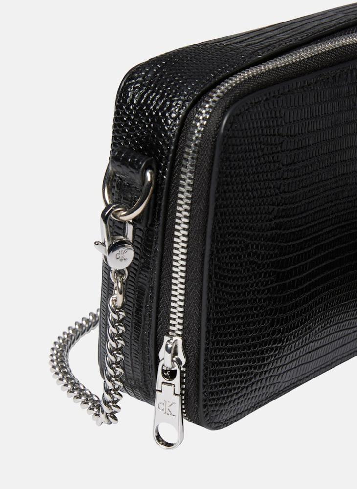 كالفن كلاين جينز حقيبة كروس بودي بتفاصيل سلسلة - Image 3