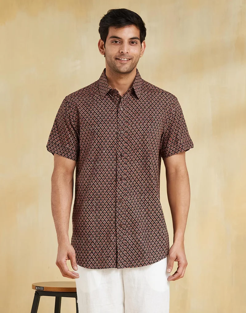 فاب انديا قميص قطن بطبعة أجرخ بني