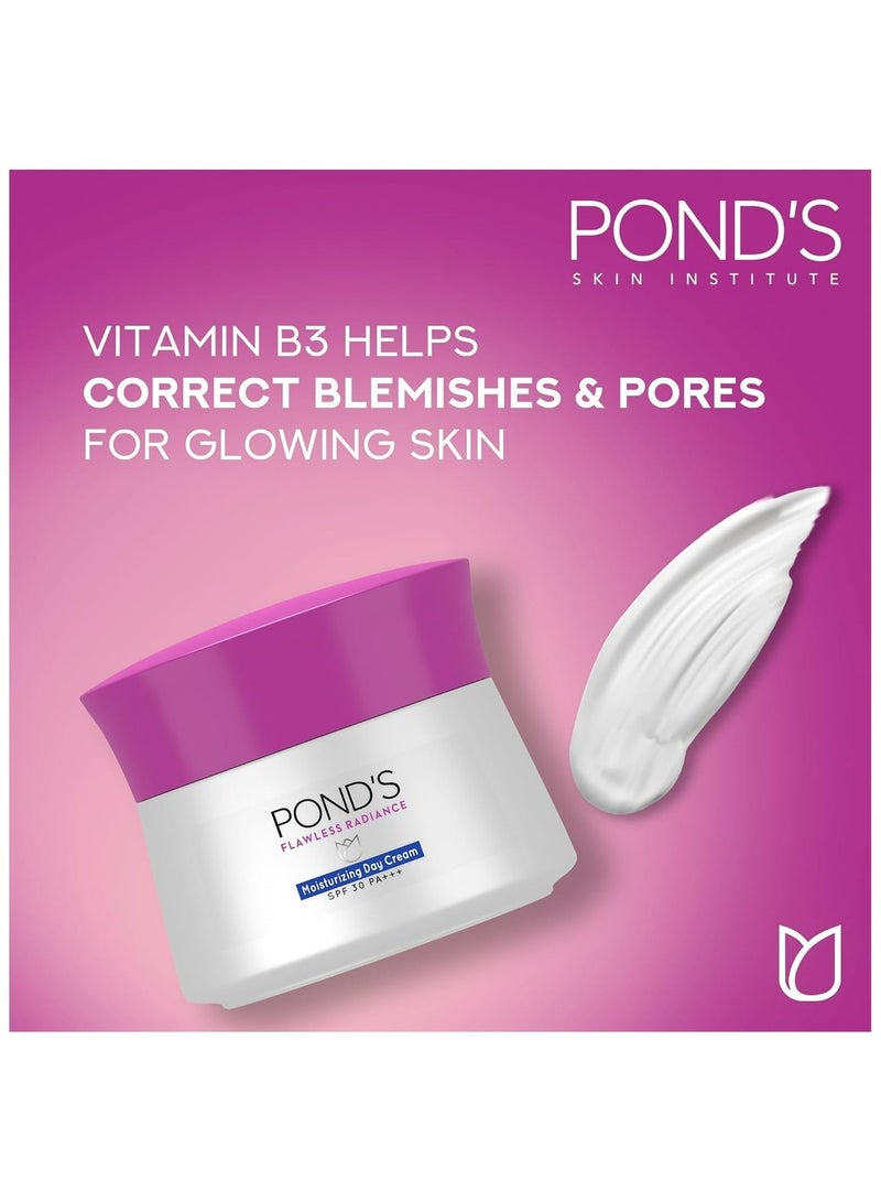 Pond's Flawless Radiance Moisturizing Day Cream, with SPF 15 and Niacinamide for an Even-tone Glow, 50g - Image 4