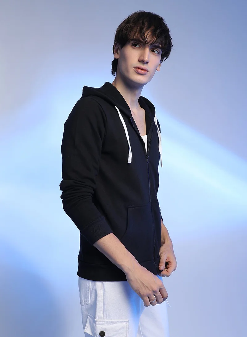 كامبوس سوترا Men's Black Zip-Front Hoodie With Contrast Drawstring