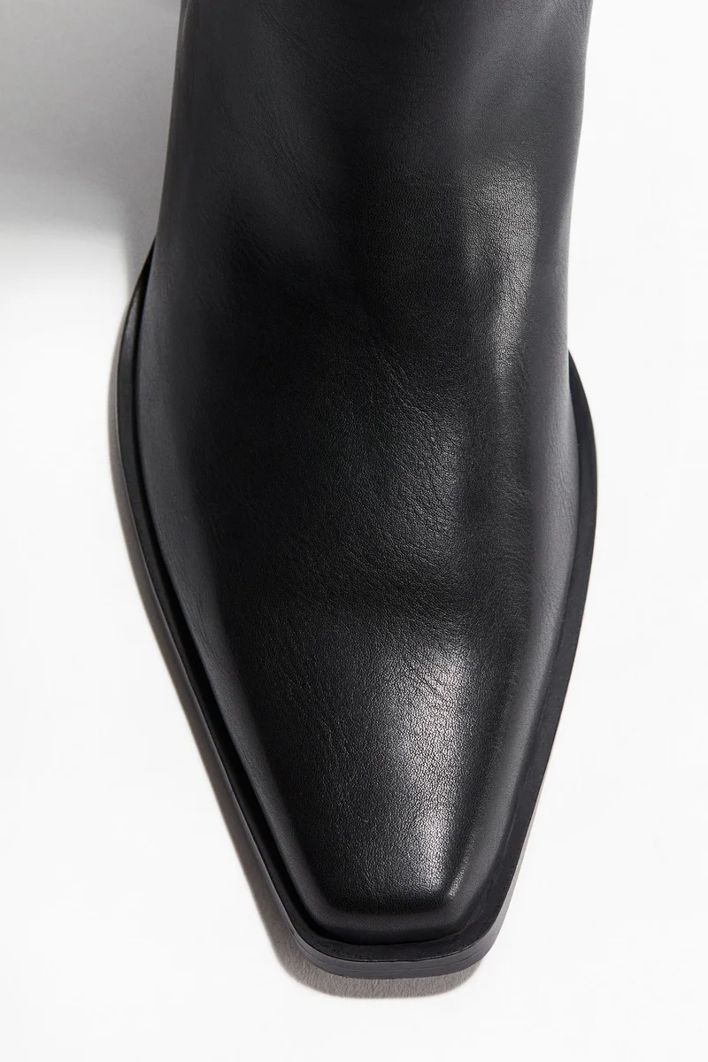 اتش اند ام بووت بطول يصل للركبة