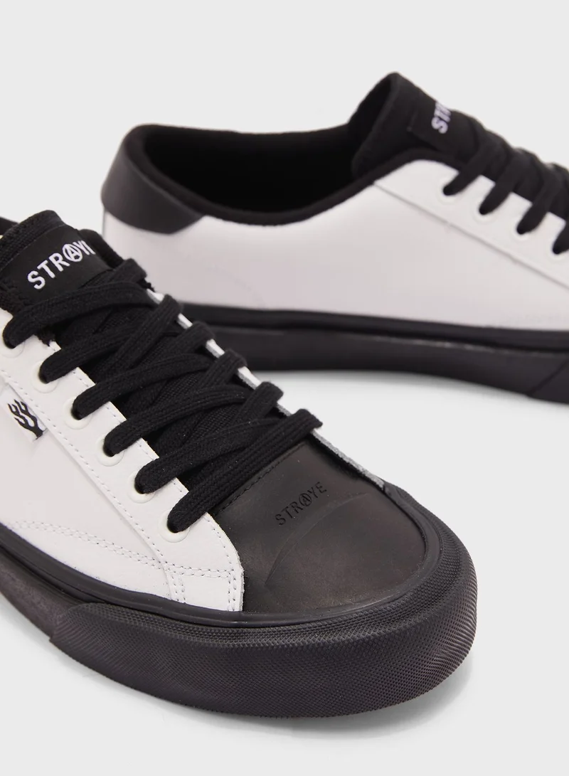 Straye Casual Sneakers