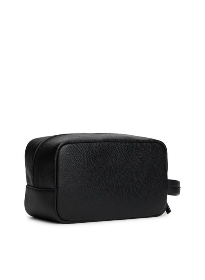 تومي هيلفيغر حقيبة مستحضرات تجميل بشعار العلم المتكرر المعدني