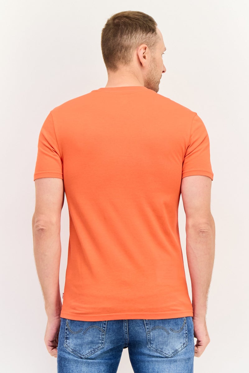 Levi's تي شيرت رجالي بأكمام قصيرة وياقة دائرية بطباعة جرافيك، أحمر - Image 3