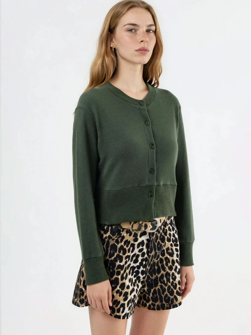بوسيم BUSEM Casual Crew Neck Buttoned Crop Jacket