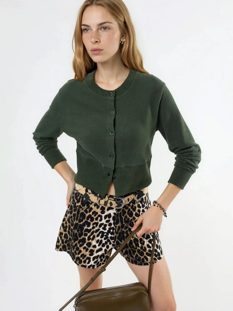 بوسيم BUSEM Casual Crew Neck Buttoned Crop Jacket