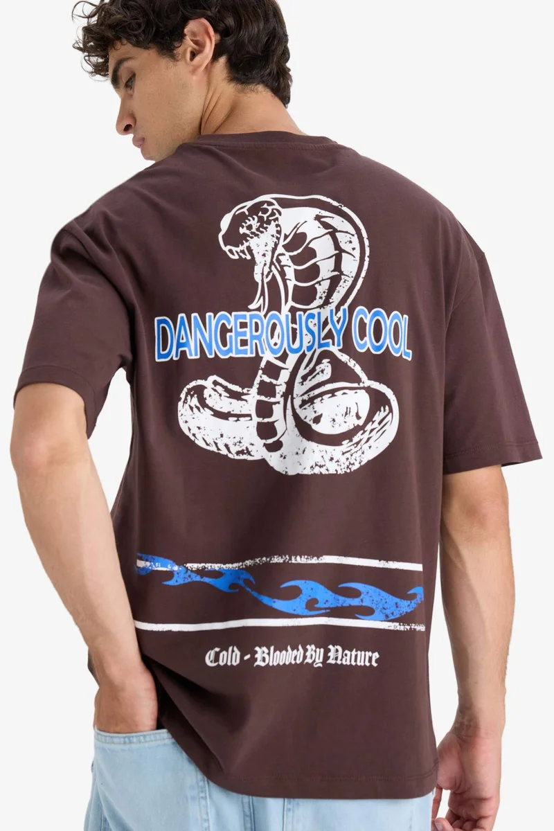 ديفاكتو Boxy Fit Crew Neck Printed Short Sleeve T-Shirt