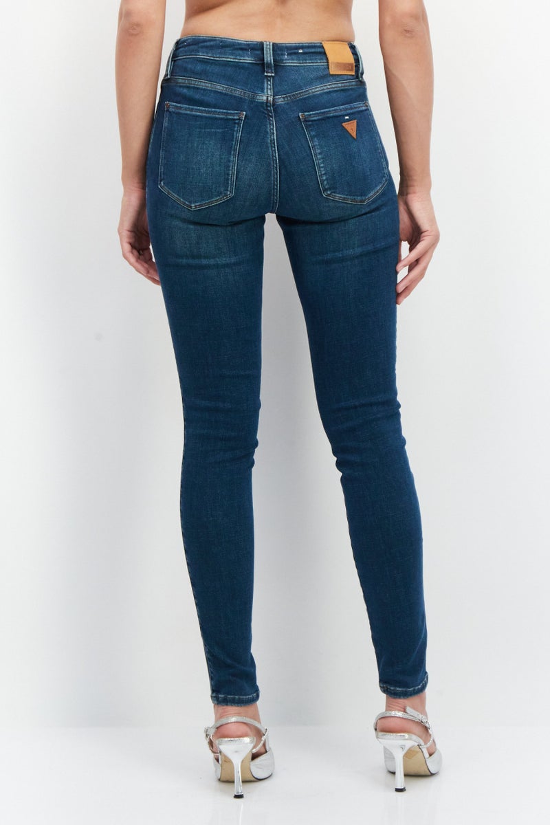 GUESS جينز دنيم ضيق للنساء، مغسول، أزرق - Image 3