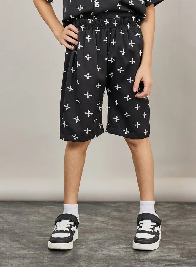 ستايلي Drop Shoulder All Over Print Shirt & Short Set