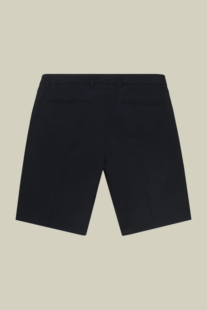 Doppelganger Blue Classic men's Bermuda shorts with a twill construction - DK Blue for Men | Best Price UAE