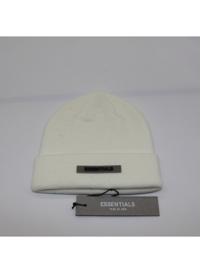 ESSENTIALS قبعة كروشيه برباط شعار خوف الله - كريمي، ملابس شتوية عصرية بسيطة