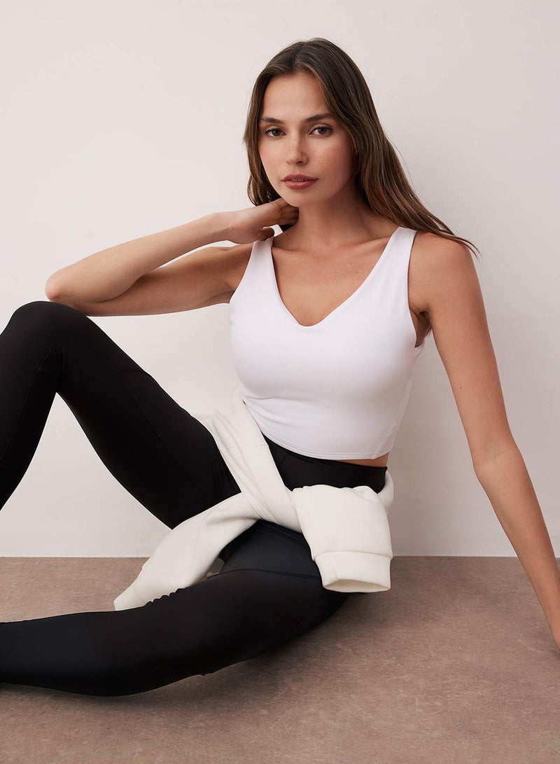 trendyol White Supportive/Shaping Knitted Sports Bra - Image 2