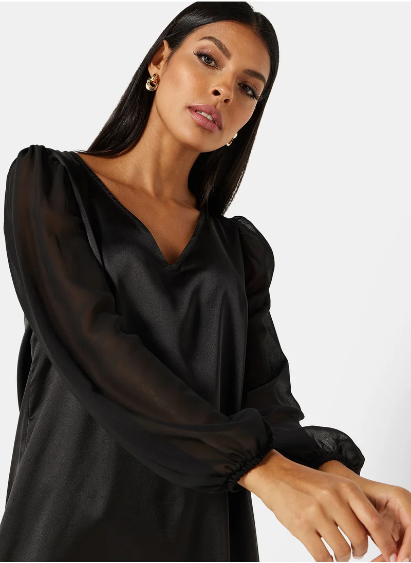 جاكلين دي يونج Satin Puff Sleeve Mini Dress