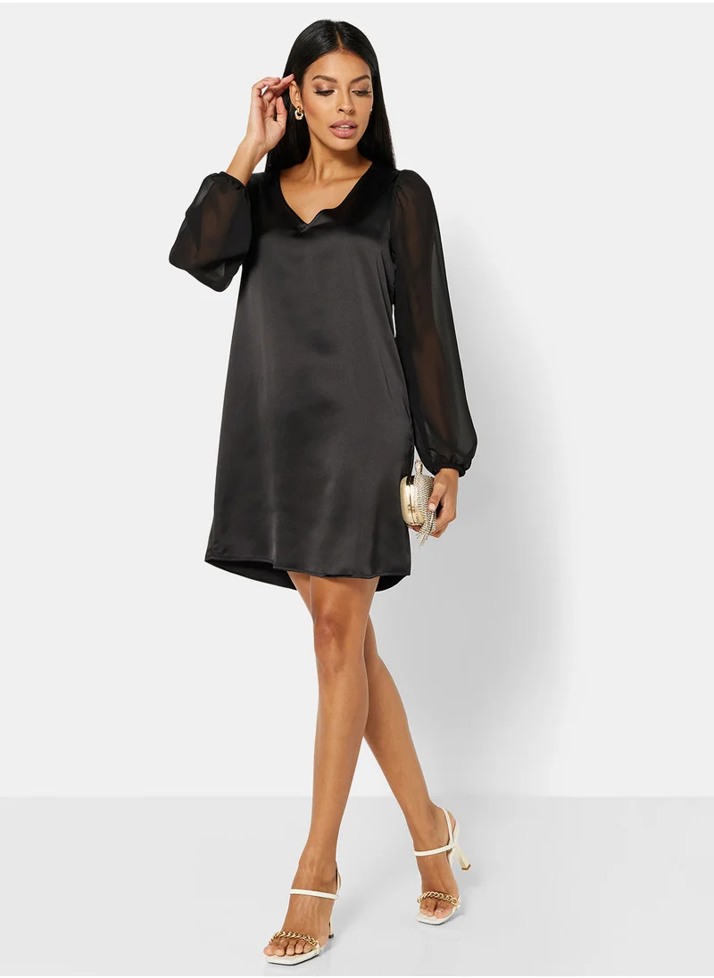 جاكلين دي يونج Satin Puff Sleeve Mini Dress