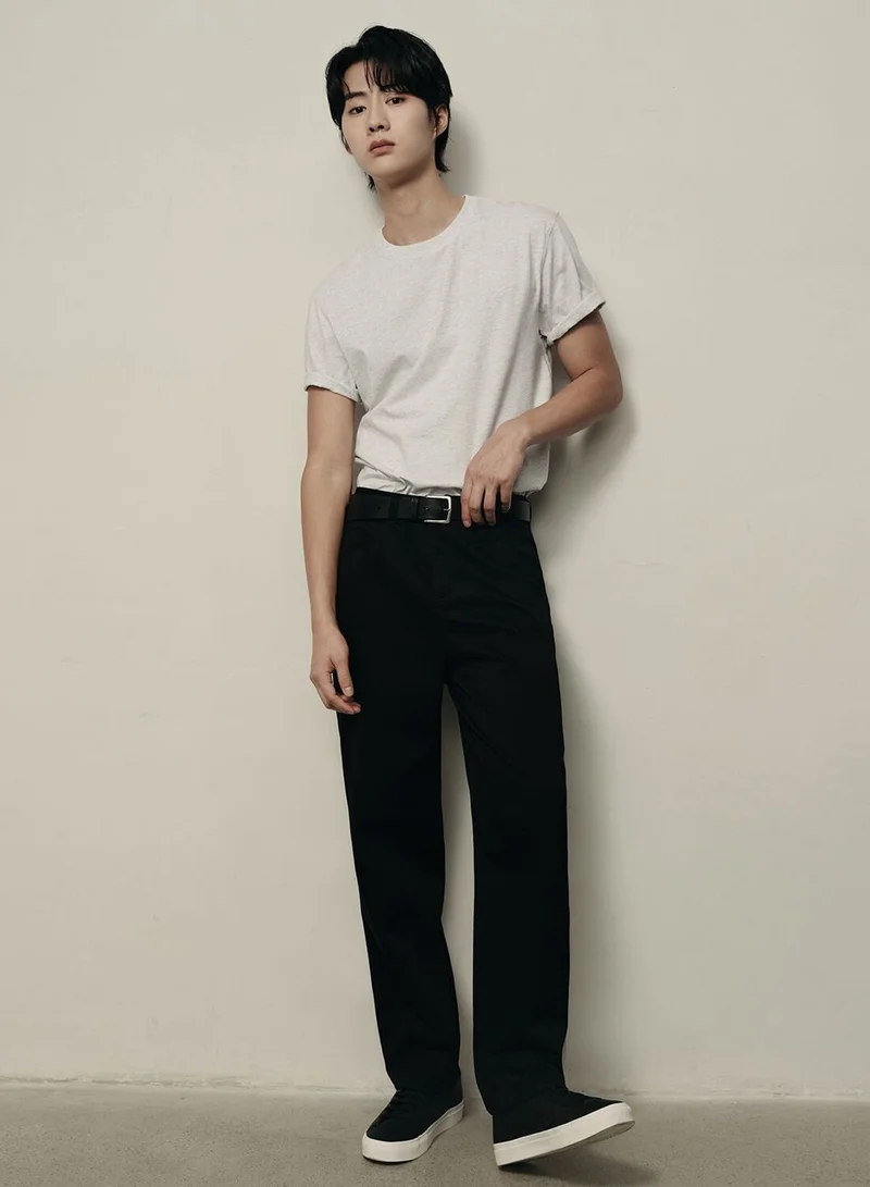 GIORDANO Men’s Slim Fit Tee –Lightweight & Everyday Comfort | Korea Collection