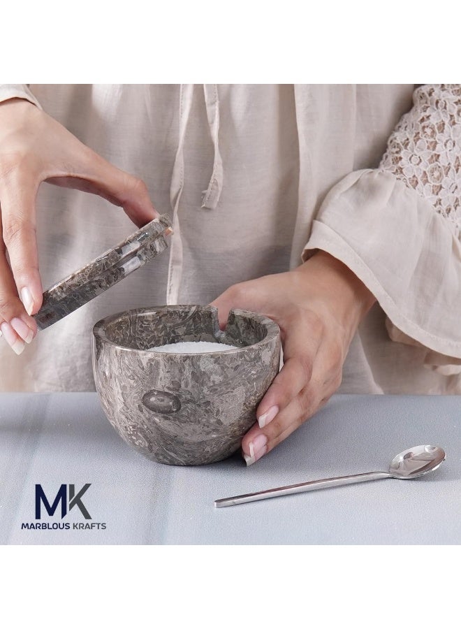 ام كي قبو ملح رخامي من أوشيانك مع غطاء وملعقة | وعاء توابل وسكر مصنوع يدويًا، سعة 4.7 أونصة، مناسب للطاولة - Image 2