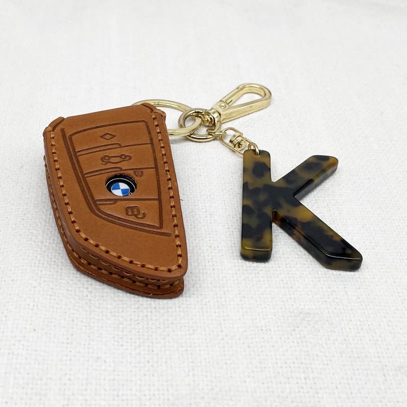 Junyuerly Letter Key Chains Accessories for Women and Girls,Gold Initial Key Ring Tortoise Shell Bag Charm for Car Keys (K) - Image 4