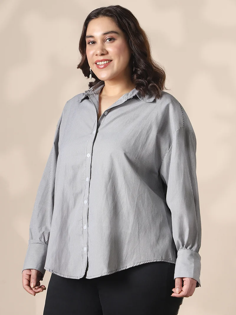 جلو باص قميص نسائي جلوبلس مقاس كبير بياقة قميص وأكمام بأساور وخطوط وحافة منحنية