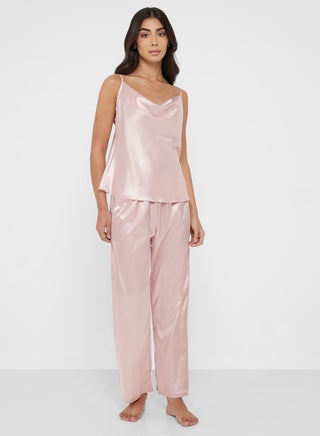 طقم بيجامة كامي - pzsku/Z6D49B53BA52356D4DBD8Z/45/1756200220/b7136c90-359c-4643-839c-bb243ce353a3