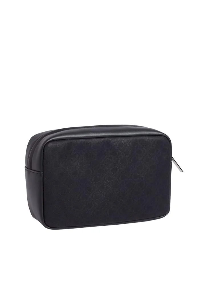 كالفن كلاين Logo Zip through Toiletry Bag