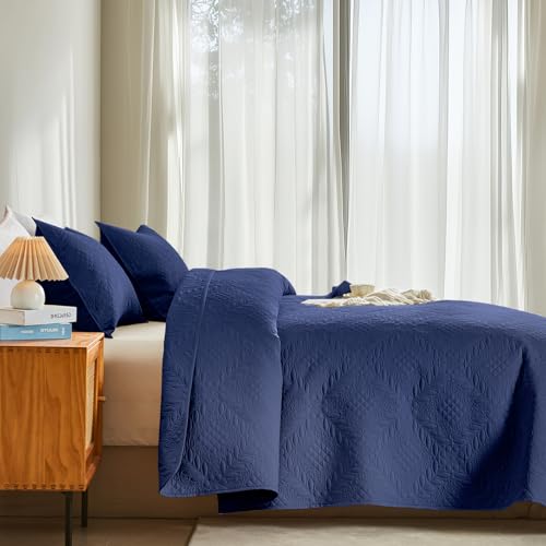 FLYMME Full Queen Quilt Bedding Set,Lightweight Navy Blue Bedspreads,Vintage Olive Leaf Design,Ultra Soft Microfiber Bed Coverlet 3 Pieces for All-Season (1 Quilt,2 Shams) - Image 3