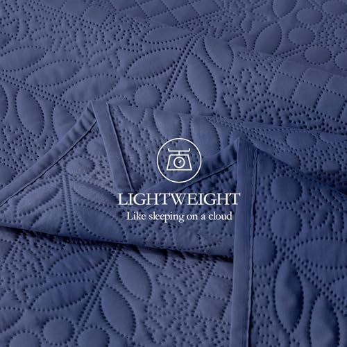 FLYMME Full Queen Quilt Bedding Set,Lightweight Navy Blue Bedspreads,Vintage Olive Leaf Design,Ultra Soft Microfiber Bed Coverlet 3 Pieces for All-Season (1 Quilt,2 Shams) - Image 5