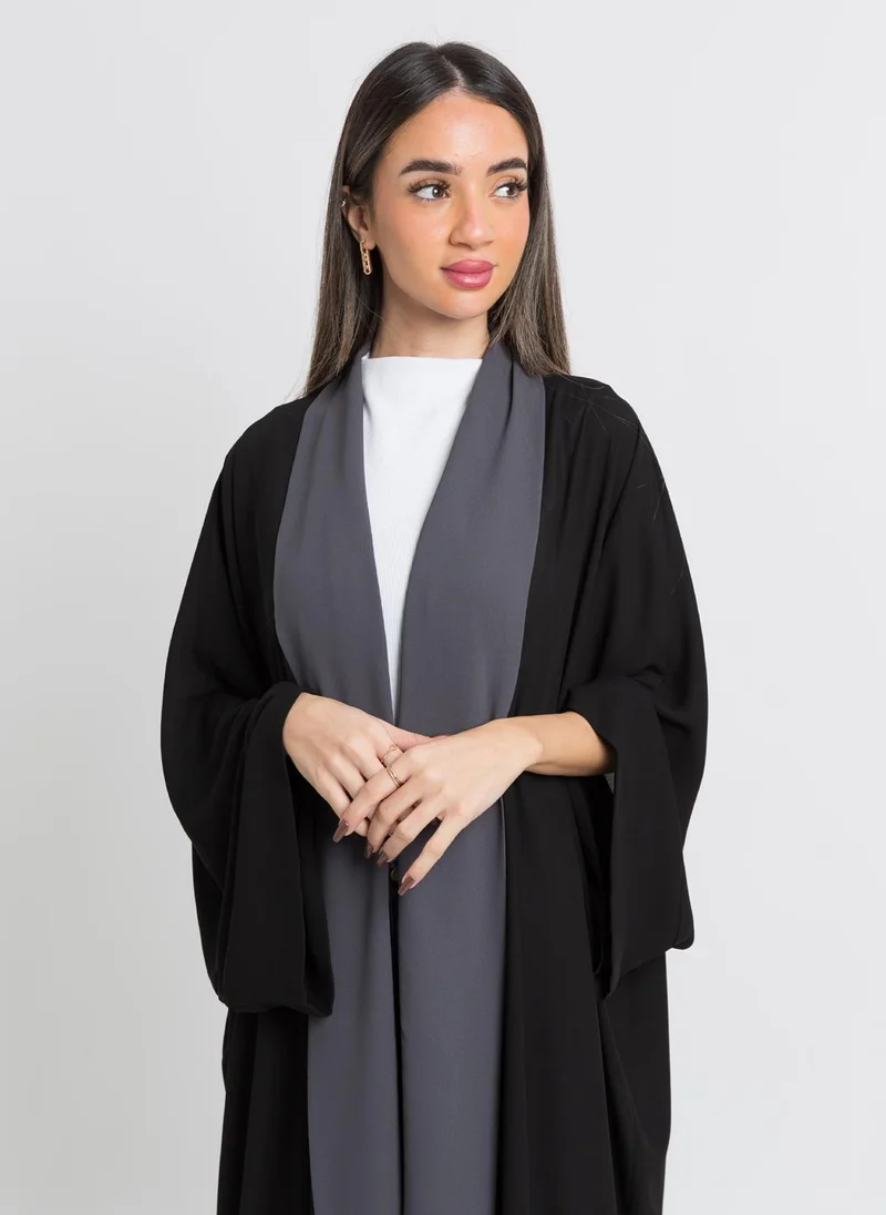 Kaafmeem Black on Gray Flowstyle Abaya