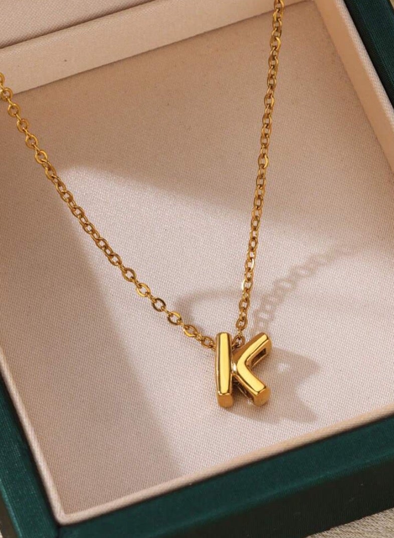 إيكوال سلسال نسائي أنيق مصنوع من الاستانلس ستيل مطلي باللون الذهبي بتصميم حرف - Image 1