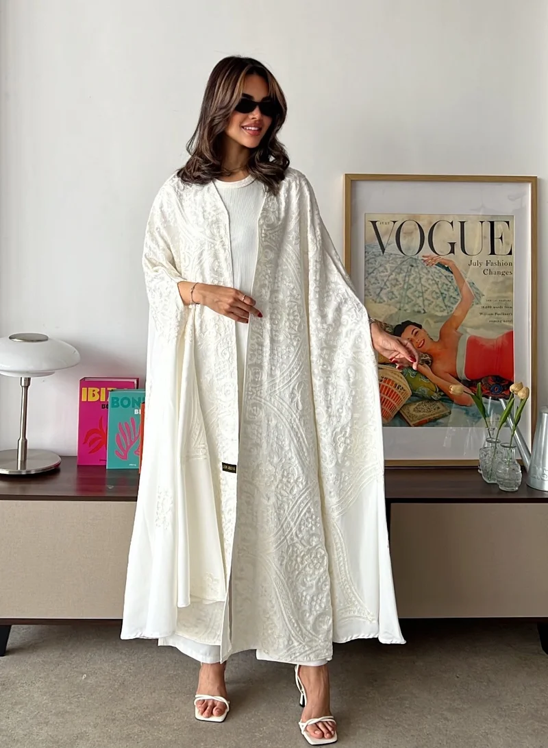 Lusin Abaya White Qatari Bisht-Style Abaya –with Elegant Chanel Embroidery
