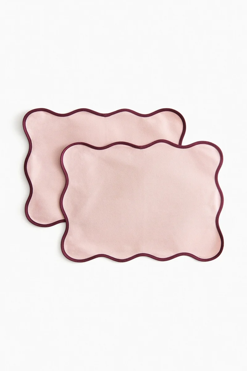 H&M 2-pack scallop-edged place mats
