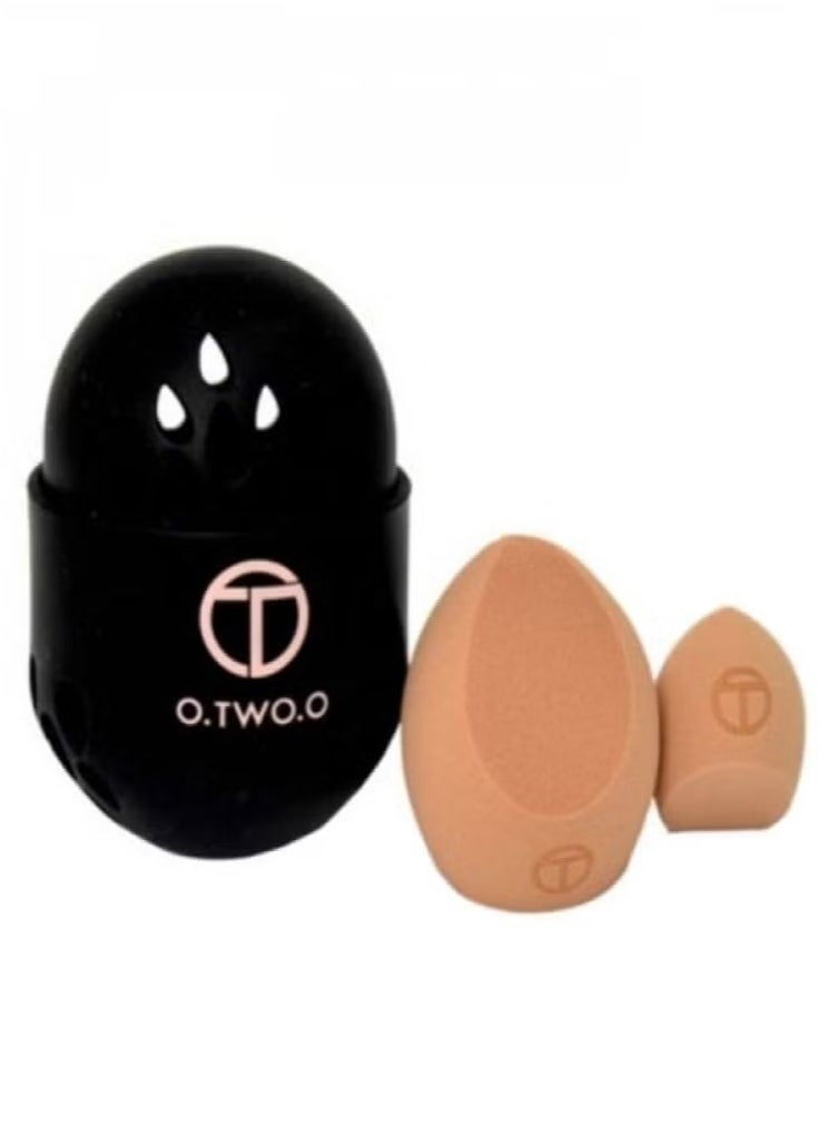 O.TWO.O A makeup sponge set consisting of a contour sponge + a foundation blending sponge with a sponge case from O.TWO.O  - Image 1