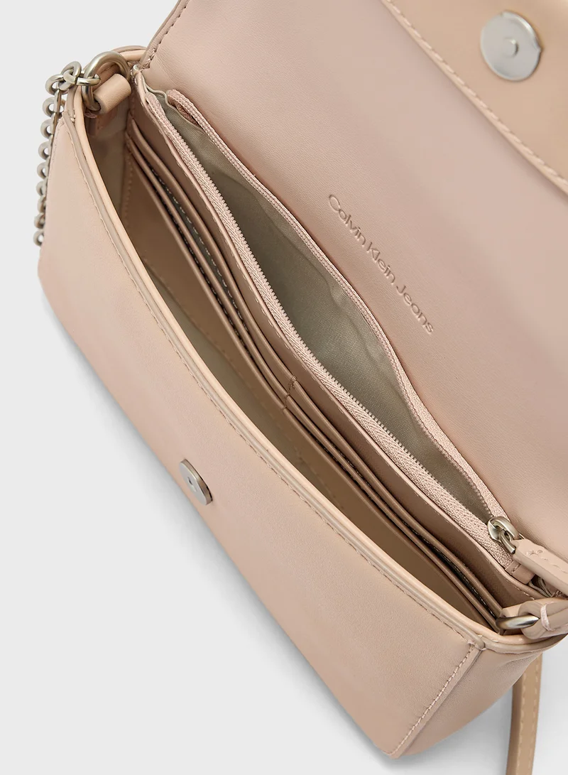 Calvin Klein Jeans Sculpted Ew Flap Phone Crossbody