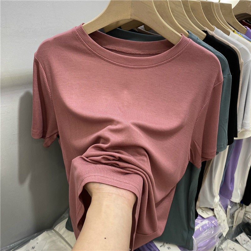 Luxury Solid Color Mask T-Shirt Slim Fit Summer Tee for Women brick red