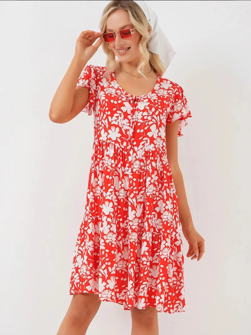 بيغ دارت فستان قصير بياقة على شكل حرف  مزين بكشكشة وربطة عنق