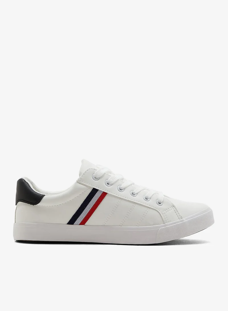 سفنتي فايف سنيكرز كاجوال