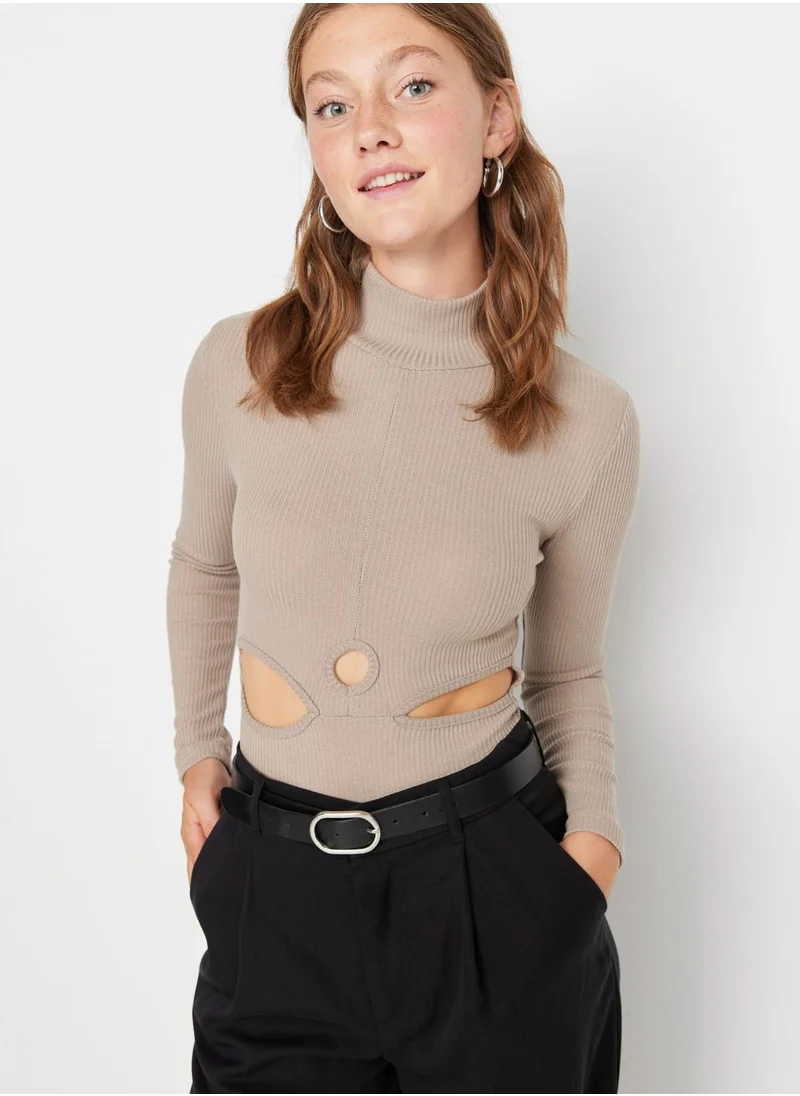 trendyol Cutout Detailed Top