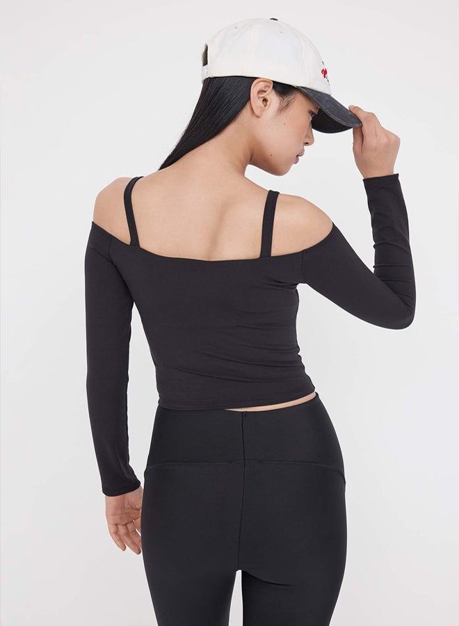 trendyol Black Soft Brushed Fabric Strap Detailed Sports Top/Blouse - Image 4