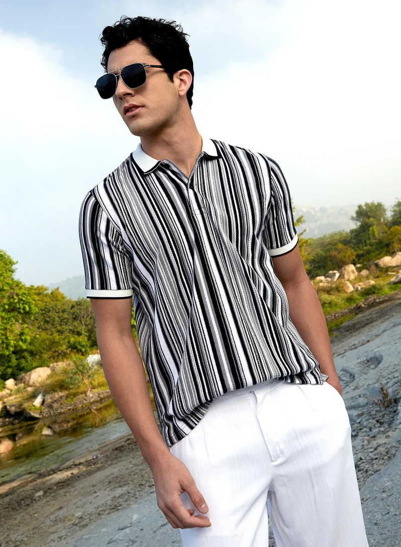 كامبوس سوترا تي شيرت بولو رجالي محبوك بخطوط متعددة باللون الأبيض الكريمي والأسود الليلي