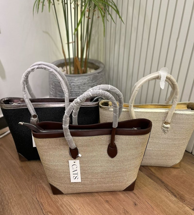 PACIFIC Square women's handbag with distinctive accessory with adjustable handle - Image 2